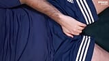 Pantaloni scurți mătăsosi Adidas masturbare și spermă snapshot 7