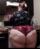 Bunda enorme na cozinha snapshot 5