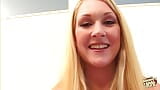 Britânica linda Jamie Woods gosta de ter sua buceta comida e apertada tush railed com paixão snapshot 3