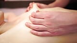 Massage des seins en gros plan snapshot 15