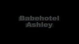 Dinamarquesa Ashley faz check-in em um hotel snapshot 1