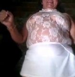 Abuela hace baile caliente snapshot 9