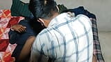 Trio indien - collage à venir, voyage avec des garçons et trio avec les plus jeunes garçons, romance, chambre d’hôtel, minuit - film gay en hindi snapshot 9