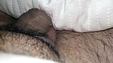 Il culo grosso della matrigna viene toccato dal figliastro nudo a letto snapshot 12