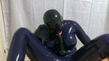 RubberDoll аутофелляция (самостоятельное сосание) snapshot 10