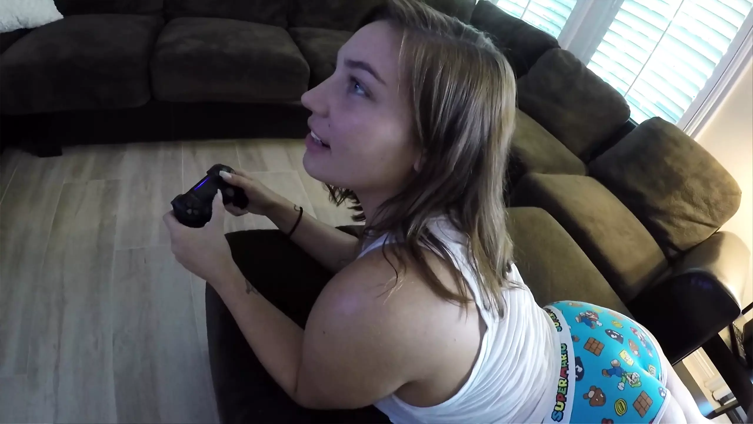 Vivian Taylors New Stepdaddie was the Only One Home and He was More Than  Happy to Greet Her with a Big Thick Dick