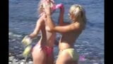 Elektra de lesbos em topless e sua namorada se beijando! snapshot 8