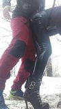 Laura en tacones, 2021, video de pie follando en la nieve snapshot 5