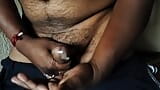 Indisk pojke gör onani och snabb ejakulerad sperma på handflatan snapshot 15