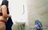 Indische Bhabhi die een douche neemt met Devar snapshot 2