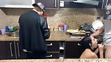 Echtpaar kookt voor de baas, maar de vrouw moet de schuld betalen door de slet van de baas te zijn snapshot 10
