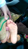 Footjob com saltos em cunhas snapshot 10