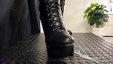 Elegantní sexy bootjob - ball stomp, bootjob, shoejob, ballbusting, CBT, šlapání, šlapání, vysoké podpatky, rozdrcení, drcení snapshot 10