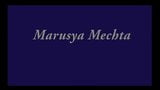 Marusya melakukan yoga snapshot 1