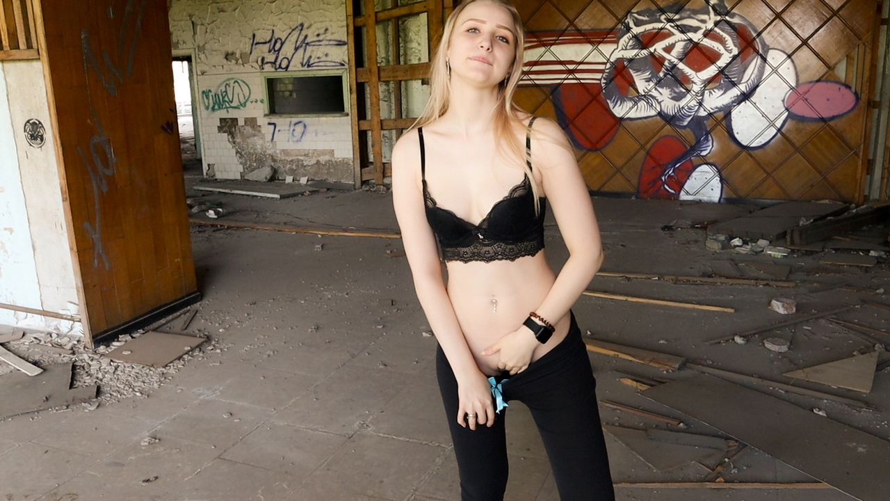 Beautiful Sex With a Schoolgirl In An Abandoned Building | xHamster