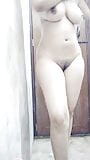 Cornudo británico y esposa, primera vez en baño indio snapshot 3