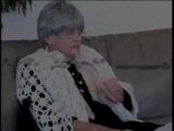 おばあちゃんが男のチンポ騎乗位スタイルに乗ってからかがんでファック snapshot 1