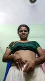 Tamil aunty shows hot boobs snapshot 3