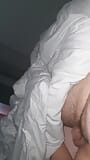 義理の息子は、彼女が眠っている間に継母のベッドに忍び込んで勃起しています snapshot 6