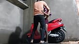 Faire baiser une trans indienne maison et gay le plus proche du scooter électrique. snapshot 9