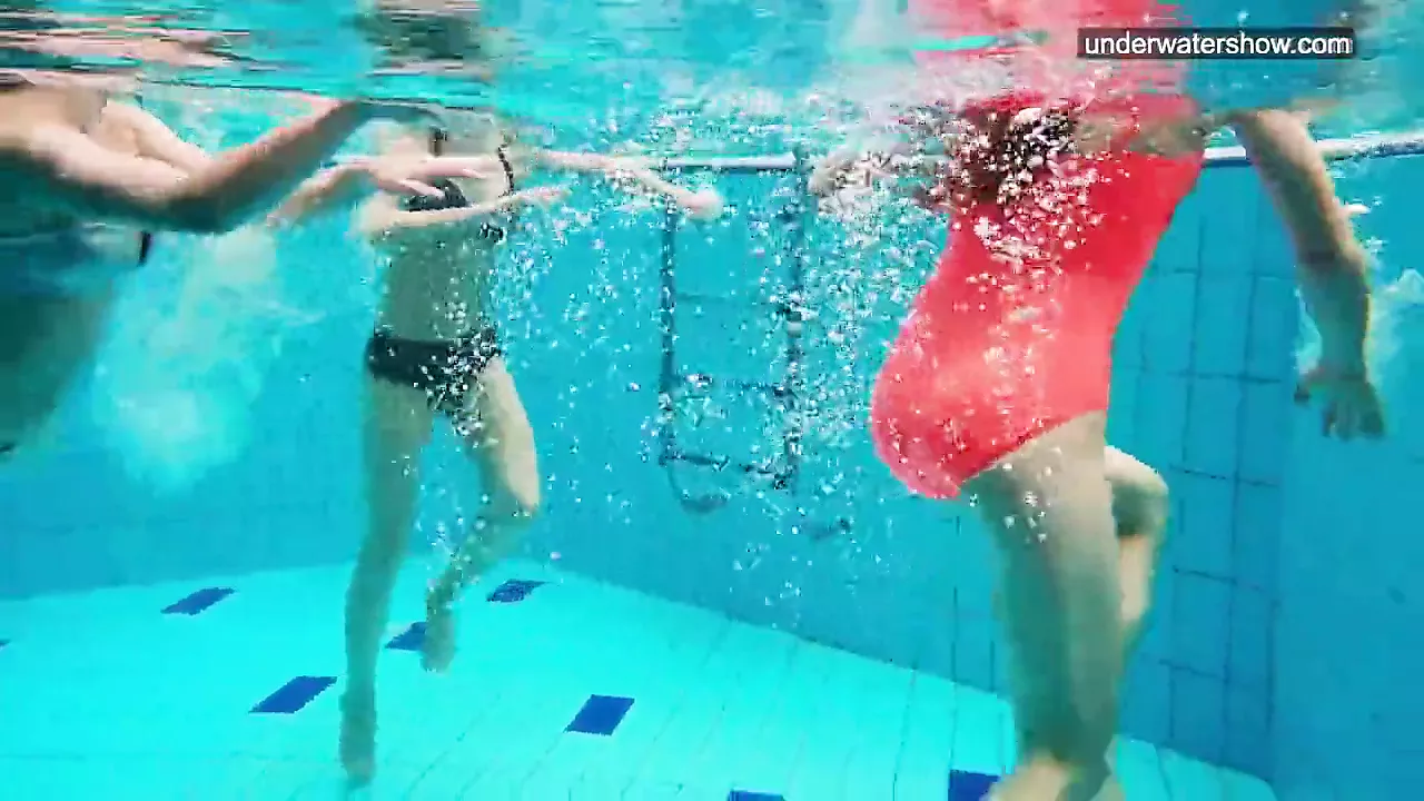 3 nude girls have fun in the water