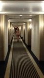 La moglie bionda osa camminare nuda in hotel snapshot 5