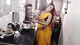 Bhabhi nóng bỏng làm tình trong nhà bếp snapshot 4