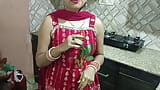 India Saara Bhabhi enseña a celebrar el día de San Valentín snapshot 2