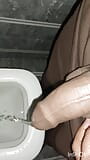 Pissen, mein großer schwarzer schwanz beginnt, #pissing #black #indiancock #xhamstar snapshot 2