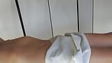 Riesiger cumshot in den händen der sexy thailändischen masseuse snapshot 5