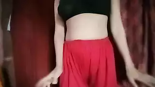 Dans ve seksi ateşli kızların göğüsleri ve amcık gösterisi tam ...