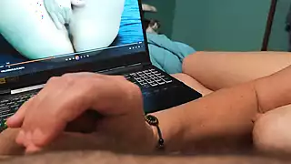 Bella ngocok kontol teman serumah sambil nonton bokep | xHamster