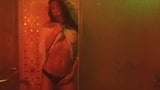 Poonam pandey exponiendo tetas snapshot 2