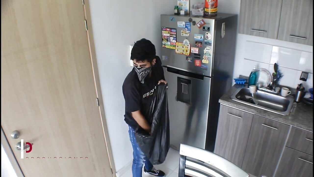I Fuck My Stepfather’s Enemy – Spanish Porn