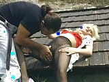 Oszałamiająca niemiecka blondynka zostaje zerżnięta w dach snapshot 11