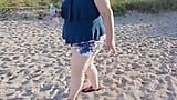 Ta MILF à gros cul préférée profite d’une journée à la plage snapshot 5