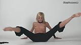 Sexy milf Zinka doing naked gymnastics snapshot 7