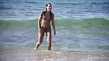 Voglio fare sesso sulla spiaggia! Betzz for Arousins snapshot 1