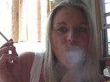 Jessica fumando 1 snapshot 9