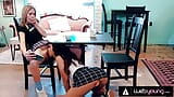 La popular Khloe Kapri es atrapada por el barista de la cafetería mientras se folla a su mejor amiga en una transmisión en vivo snapshot 7