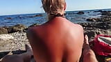 Il migliore amico ha masturbato un ragazzo sulla spiaggia pubblica - enorme sborrata snapshot 1