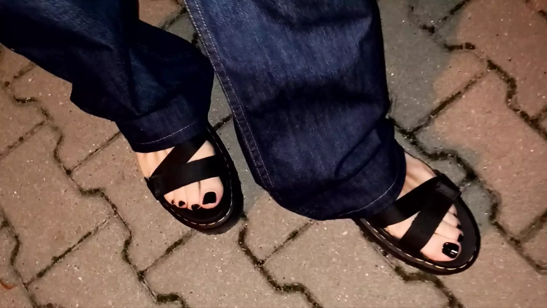 Moje platforme sandale - noćna šetnja sa crnim patosima