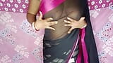 Indian girl open saree snapshot 1