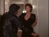 Raquel welch 胸部弹跳 snapshot 2