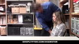 Shoplyfter - filmato che ruba adolescente scopata dalla sicurezza snapshot 2