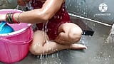 Indiana dona de casa tomando banho snapshot 4