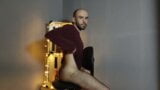 Model gay păros striptease și spermă la un studio vintage - Louis Ferdinando snapshot 14