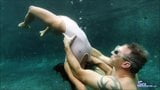 Rachel Rivers - maskierter Unterwasser-Sex snapshot 2