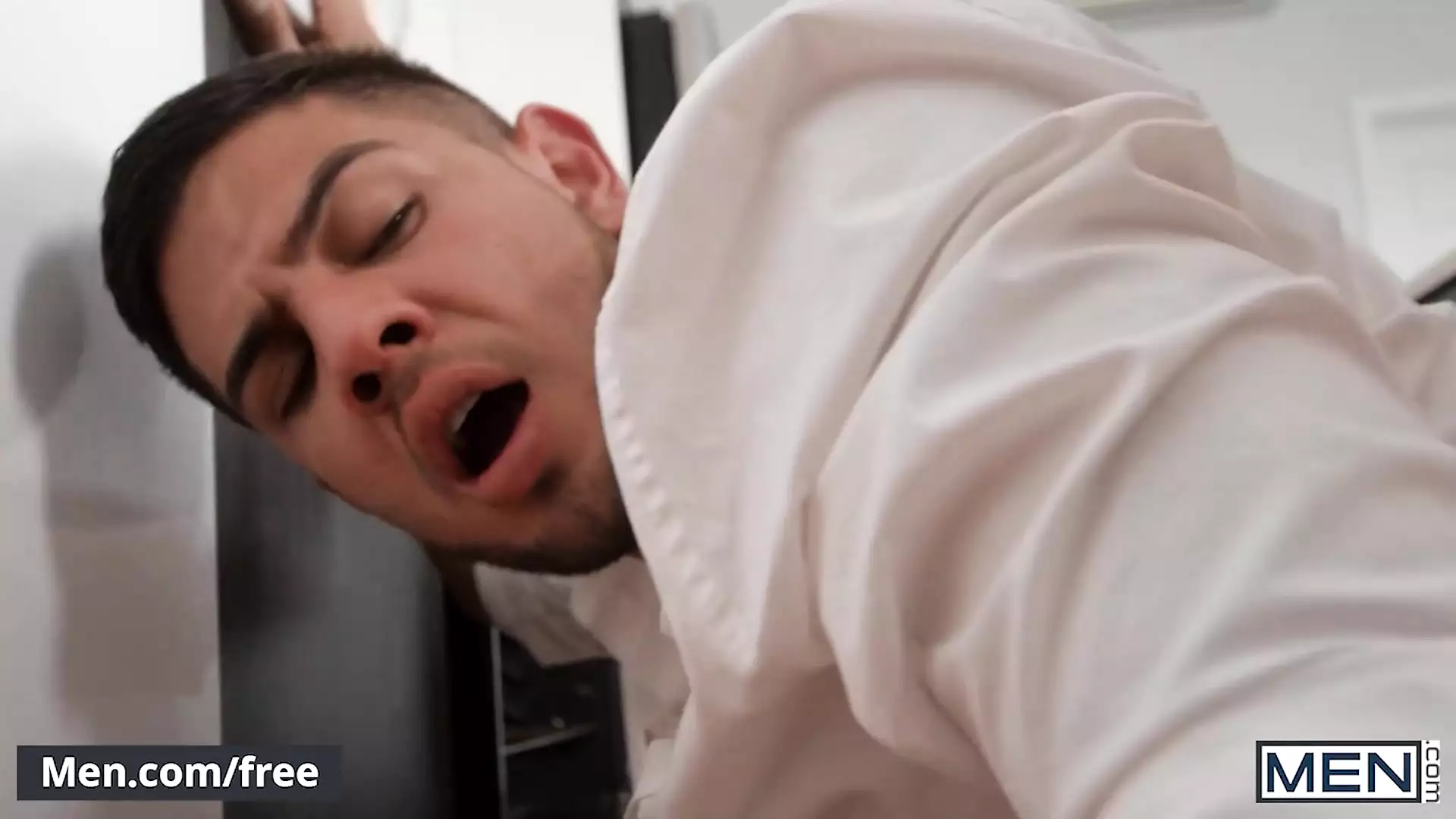 Finn Harding Comes to the Kitchen Sees Alex Bending His Ass While Checking  the Food in the Oven - Men: Gay Porn | xHamster