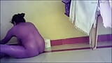 Сексуальная задница индийской деревенской домохозяйки snapshot 4